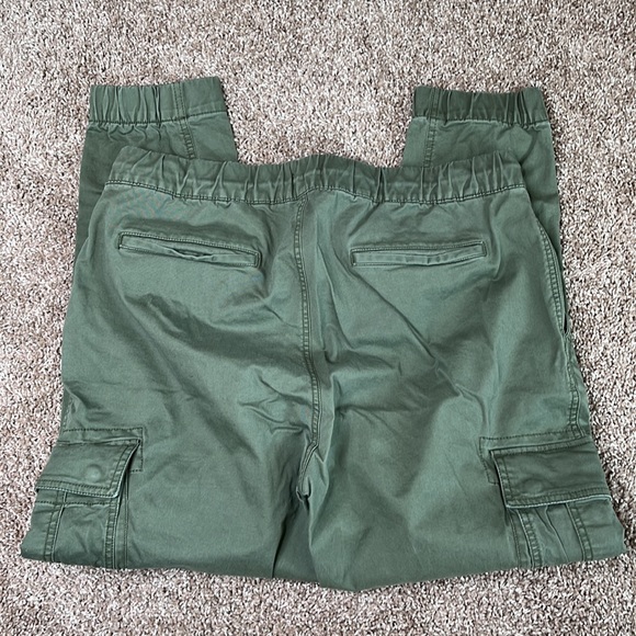 Old navy elastic waist army green cargo joggers - Picture 5 of 9